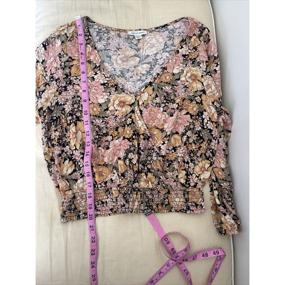 American Eagle Women’s Floral Long Sleeves Wrap Top Blouse Size Smocked Waist M - Picture 4 of 9